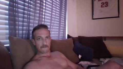 Snapshot of batboy2121 chatting on October 2025 10:52:02 PM babtboy2121 online show from October 2025 10:52:02 PM