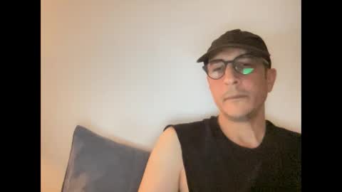bball_lover_ online show from September 2025 02:08:01 PM
