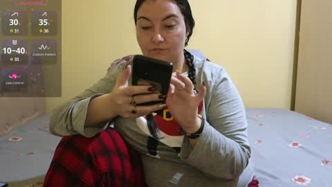 Emma online show from February 2025 07:00:01 PM