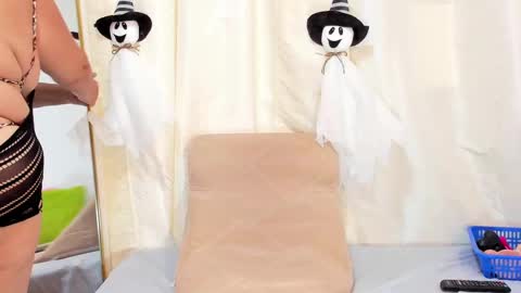 Salome online show from October 2025 08:41:01 PM