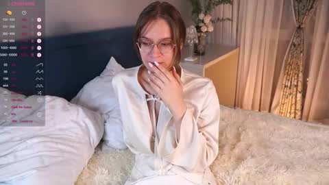 Emma online show from September 2025 06:41:02 PM
