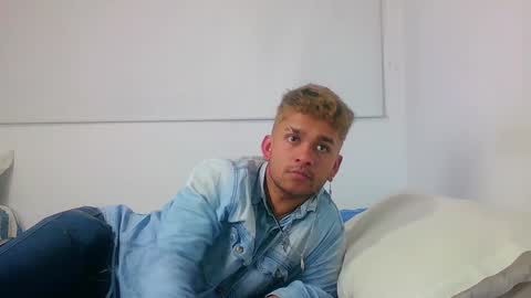 Sara  Juan online show from December 2024 01:18:01 AM