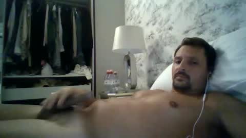 Snapshot of bearboudior chatting on October 2025 01:06:02 AM bearboudior online show from October 2025 01:06:02 AM