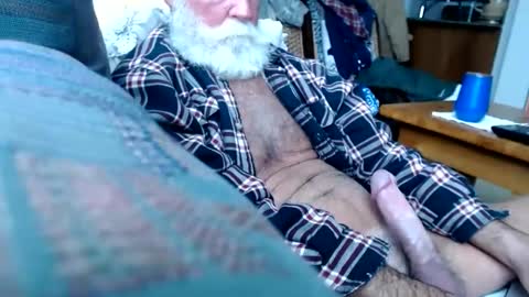 beardbushy online show from February 2025 06:54:01 PM