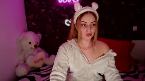beatrice princess online show from October 2025 09:45:02 PM