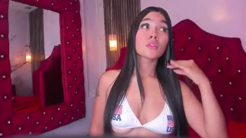 Snapshot of beautiful_mia21 chatting on September 2025 11:43:01 AM Mia online show from September 2025 11:43:01 AM