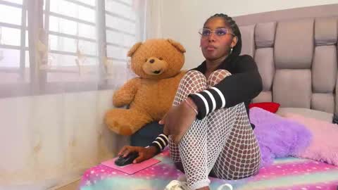 beauty_luci online show from October 2025 10:08:01 PM