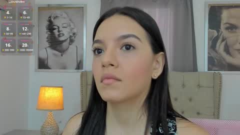 Snapshot of beautyari_ chatting on October 2025 12:23:02 PM Ariana Reyes online show from October 2025 12:23:02 PM