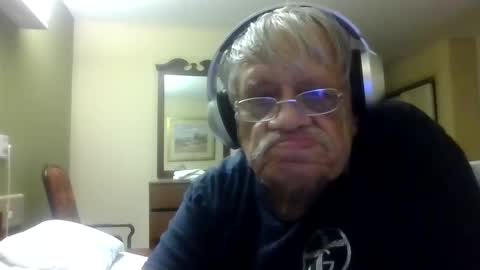 Snapshot of beautytomyeyes chatting on October 2025 12:19:02 AM beautytomyeyes online show from October 2025 12:19:02 AM