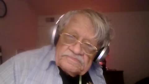 Snapshot of beautytomyeyes chatting on November 2025 02:13:01 AM beautytomyeyes online show from November 2025 02:13:01 AM