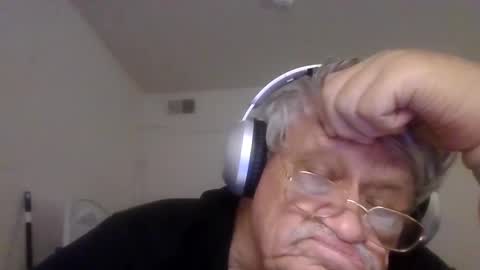 Snapshot of beautytomyeyes chatting on November 2025 03:27:01 AM beautytomyeyes online show from November 2025 03:27:01 AM