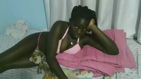 Snapshot of beautytyler chatting on October 2025 08:58:01 PM tyler online show from October 2025 08:58:01 PM