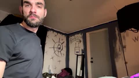 Snapshot of beautyxbeast chatting on December 2025 12:20:02 AM BEAST online show from December 2025 12:20:02 AM