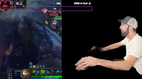 Snapshot of beautyxbeast chatting on December 2025 03:33:01 AM BEAST online show from December 2025 03:33:01 AM