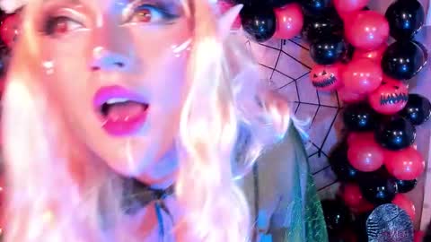 Rebecca  online show from October 2025 06:51:01 PM