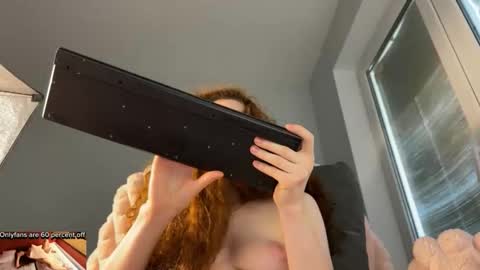 Snapshot of becky_baker chatting on September 2025 12:51:01 PM Lisa guys sorry I have problems with electricity in my city....guys please give me time I will solve all the problems online show from September 2025 12:51:01 PM