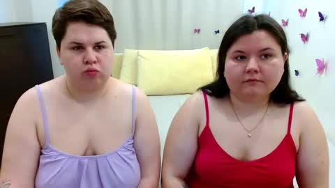 Snapshot of beckyandellen chatting on September 2025 10:20:01 AM BeckyAndEllen online show from September 2025 10:20:01 AM