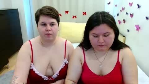 Snapshot of beckyandellen chatting on October 2025 10:25:01 AM BeckyAndEllen online show from October 2025 10:25:01 AM