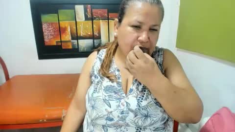 beckyummys online show from February 2025 12:59:02 PM