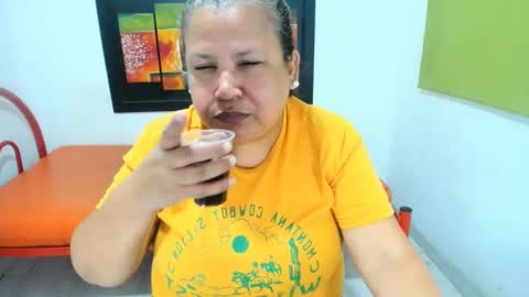 beckyummys online show from March 2025 12:11:02 PM