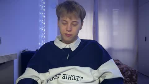 Snapshot of beeb0y chatting on October 2025 03:09:01 PM beeb0y online show from October 2025 03:09:01 PM