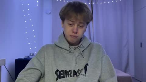 Snapshot of beeb0y chatting on November 2025 04:18:02 PM beeb0y online show from November 2025 04:18:02 PM