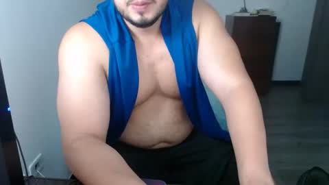 Snapshot of beefypecs_10 chatting on October 2025 03:03:02 AM Criss2fer online show from October 2025 03:03:02 AM