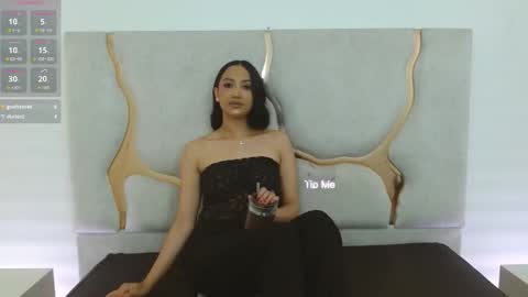 BELLA online show from October 2025 02:47:02 PM