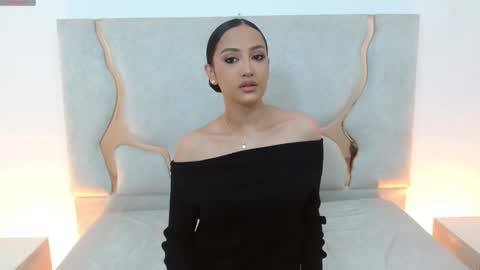 BELLA online show from October 2025 02:36:01 PM