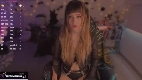 Snapshot of beethmanning_ chatting on October 2025 12:13:02 PM online show from October 2025 12:13:02 PM