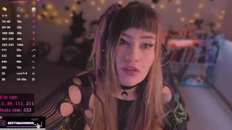 Snapshot of beethmanning_ chatting on October 2025 08:22:01 PM online show from October 2025 08:22:01 PM