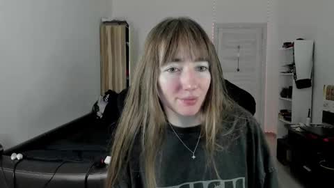 Lisa online show from October 2025 03:43:01 PM