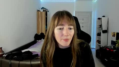 Lisa online show from November 2025 12:17:01 PM