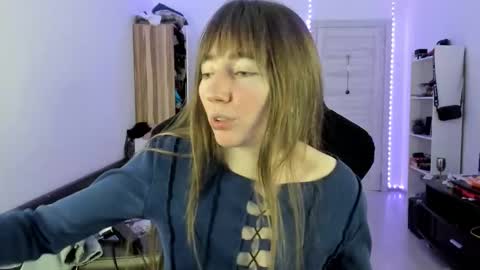 Lisa online show from November 2025 04:07:01 PM