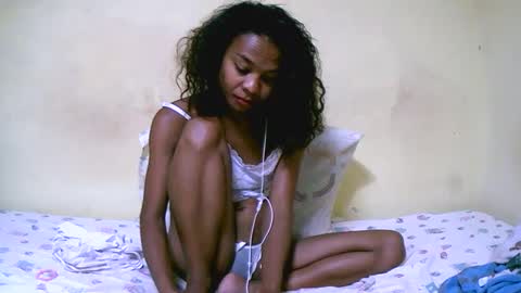 Snapshot of bella193999 chatting on December 2024 01:34:02 PM bella193999 online show from December 2024 01:34:02 PM