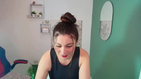 Snapshot of bella_99x chatting on October 2025 01:53:02 PM Bel 3 online show from October 2025 01:53:02 PM