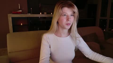 Bella online show from February 2025 09:25:01 PM