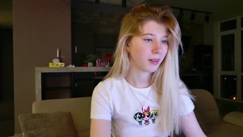 Bella online show from March 2025 08:33:02 PM