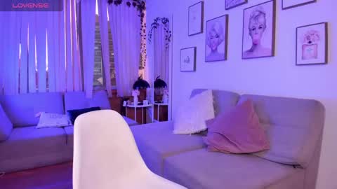 Snapshot of bella_es chatting on September 2025 09:53:02 PM Onlyfans isa bella 23 online show from September 2025 09:53:02 PM