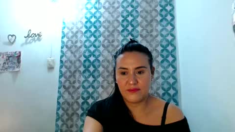 bella_florx online show from October 2025 10:11:01 PM