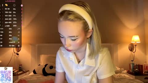 Snapshot of bella_gasp chatting on September 2025 09:23:02 AM Jane online show from September 2025 09:23:02 AM