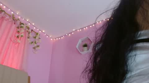 Snapshot of bella_gentle chatting on February 2025 12:43:02 PM bella_gentle online show from February 2025 12:43:02 PM