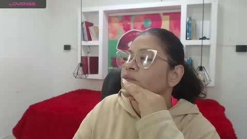 lady online show from September 2025 11:32:02 AM