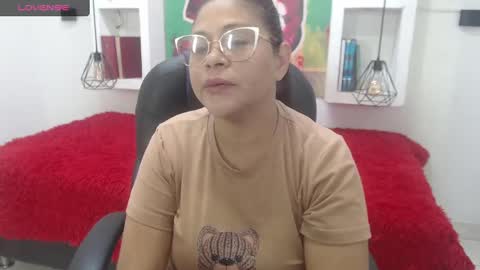 lady online show from September 2025 11:48:01 AM