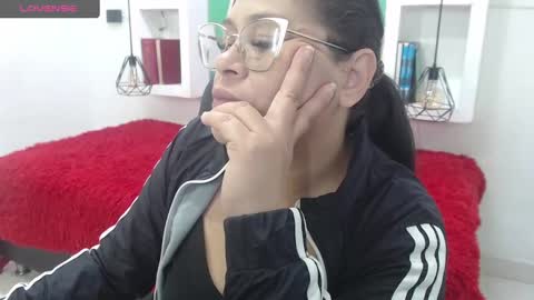 lady online show from October 2025 11:27:02 AM