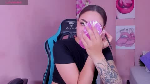 BELLA online show from September 2025 12:40:01 PM