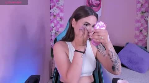 BELLA online show from September 2025 12:18:01 PM