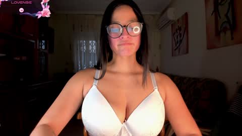 bella_pocahontas3 online show from February 2025 05:26:02 PM