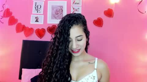 Bella Ponce  online show from March 2025 05:45:01 PM