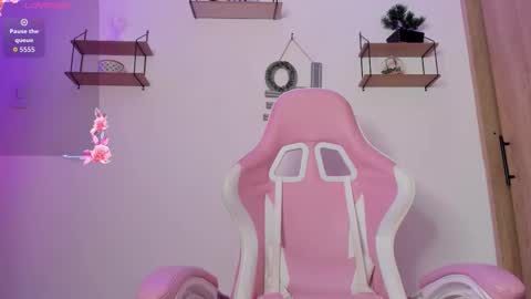bella_ricci_ online show from September 2025 06:44:01 PM
